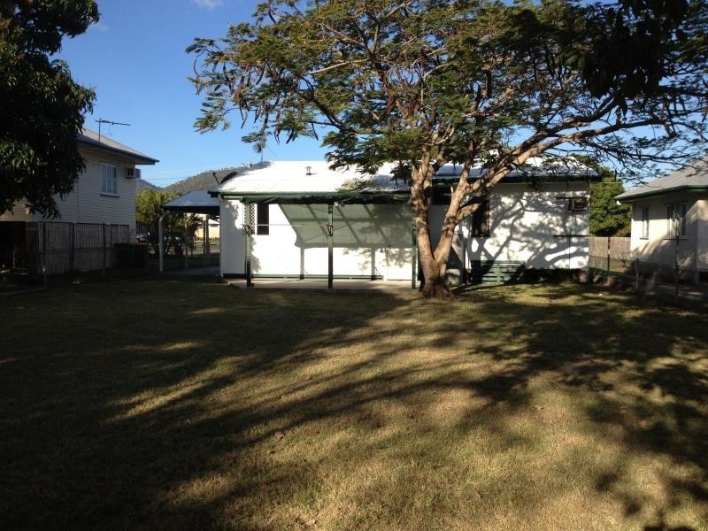 273 Hook Street, Berserker QLD 4701